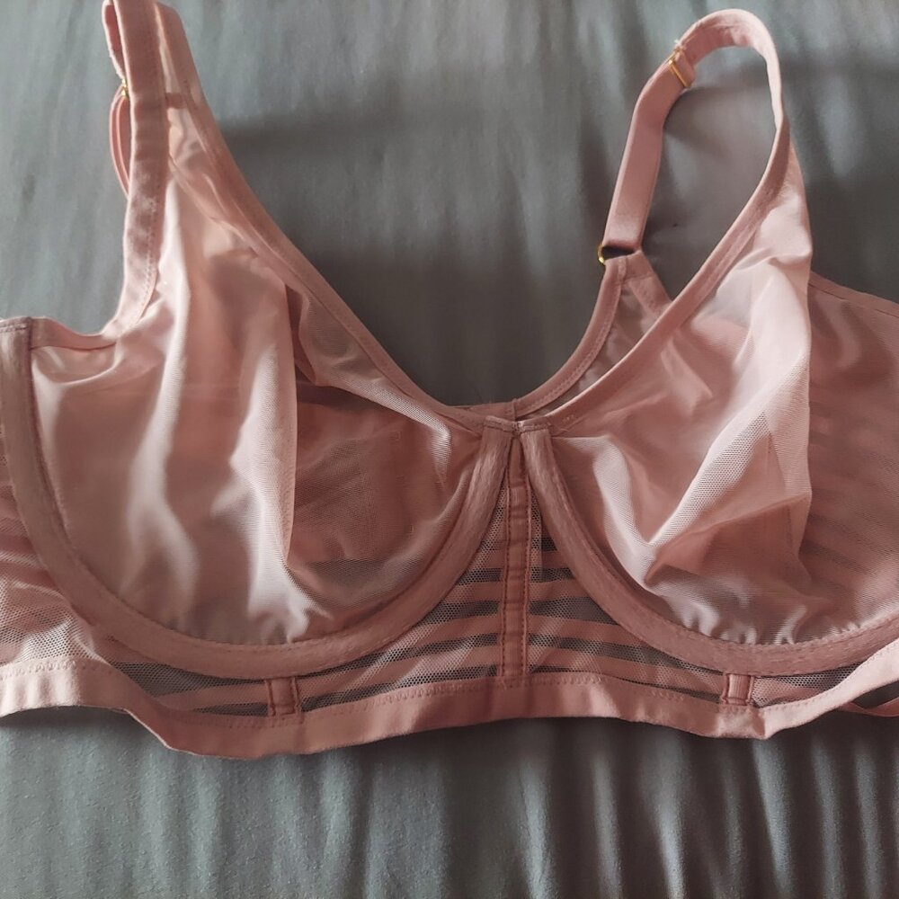 38DD Victoria's secret bra bundle of 3 - Picture 4 of 11